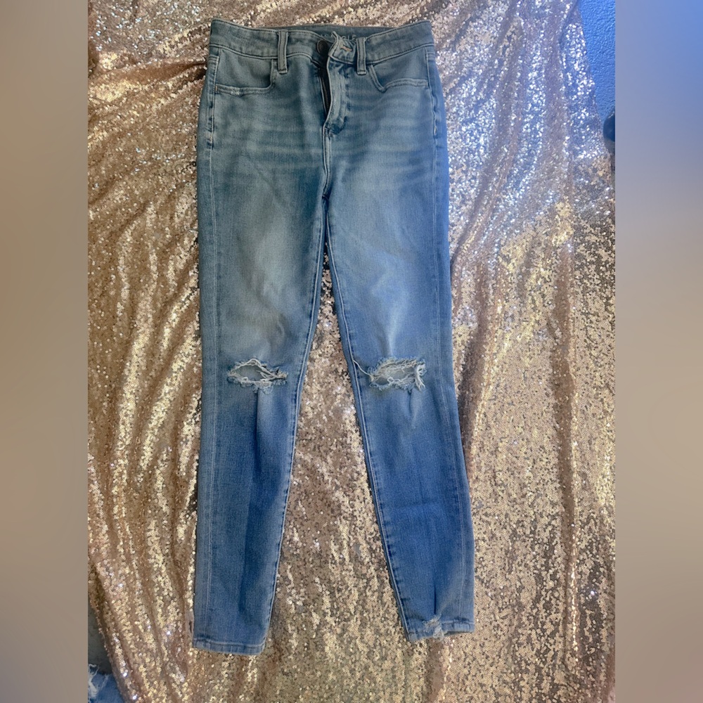 American Eagle Outfitters Ripped Skinny Jeans 2 Short